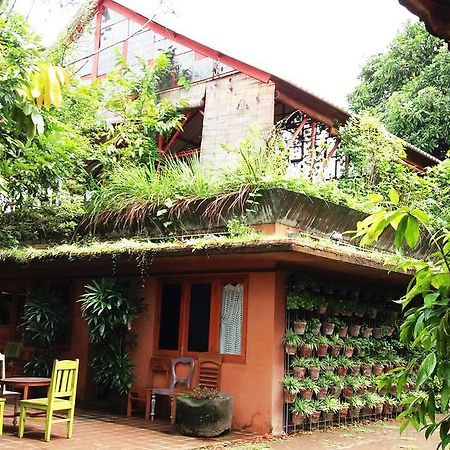 Rumah Turi Eco Boutique Hotel Solo Екстериор снимка